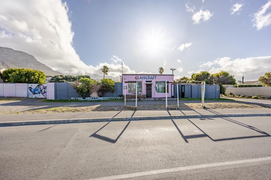 3 Bedroom Property for Sale in Lakeside Western Cape